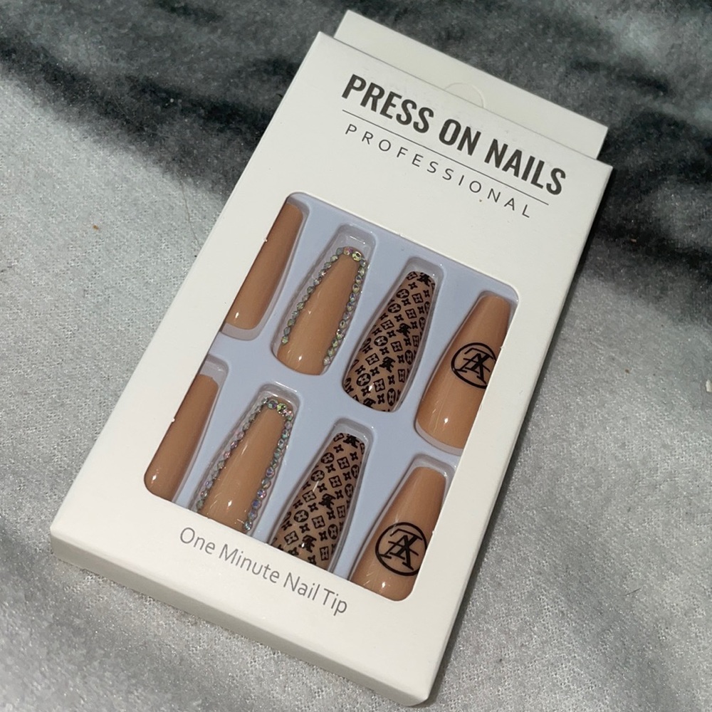 Super glam summer nails